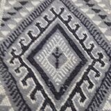Handmade grey carpet in pure wool, 103x68 cm
