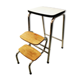 Retractable foot step ladder