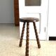 Tabouret tripode vintage en bois tourné