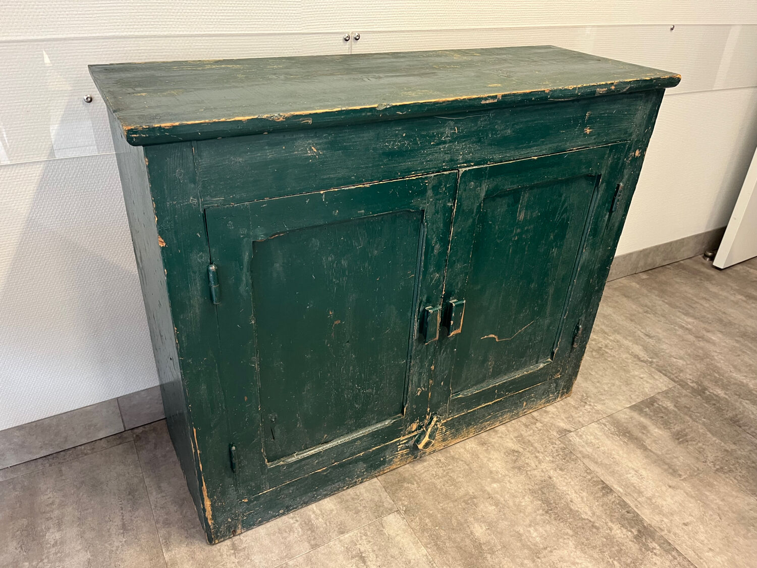 Ancien buffet parisien bois patiné / meuble de métier arct