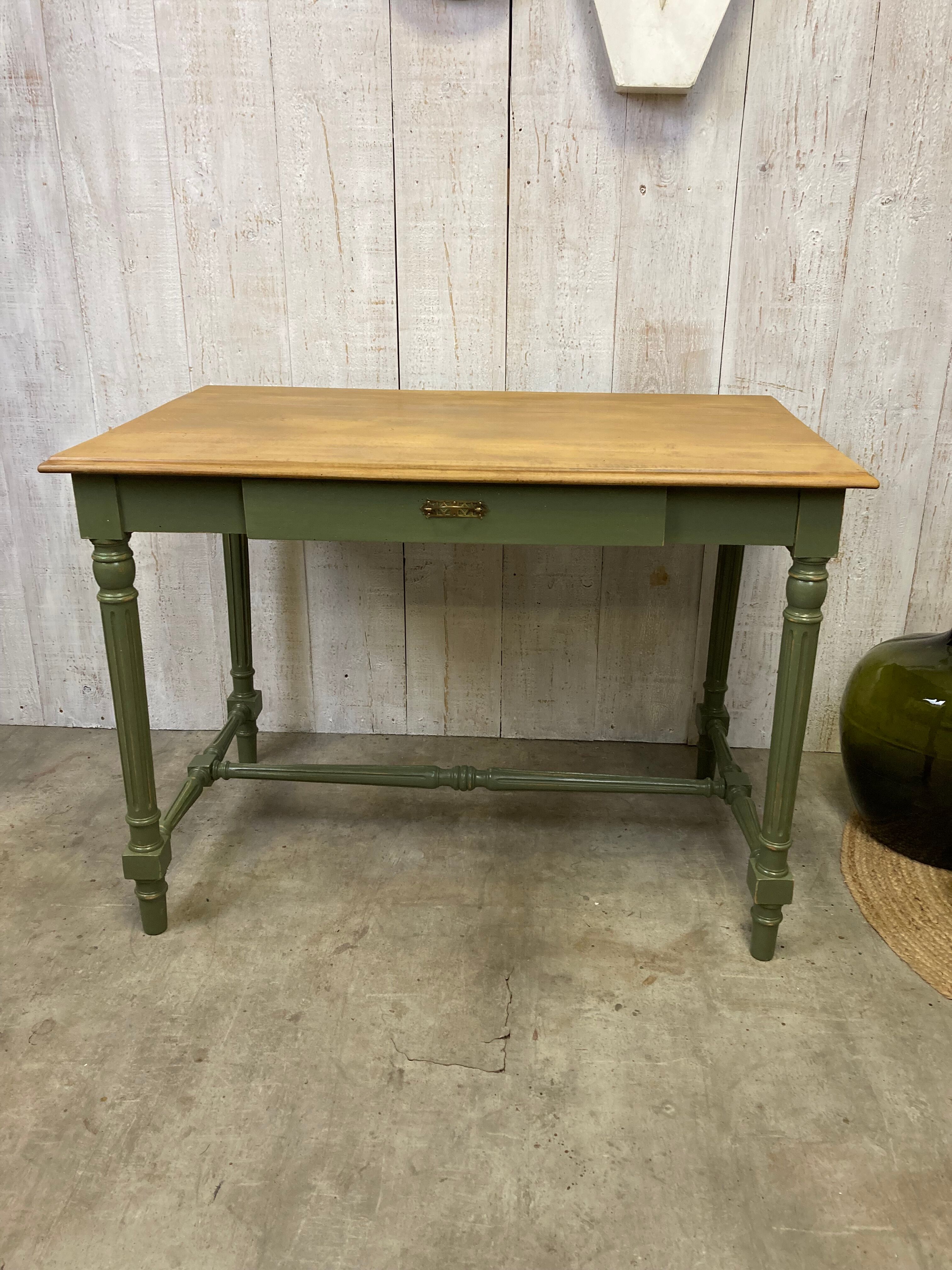 Shabby Office