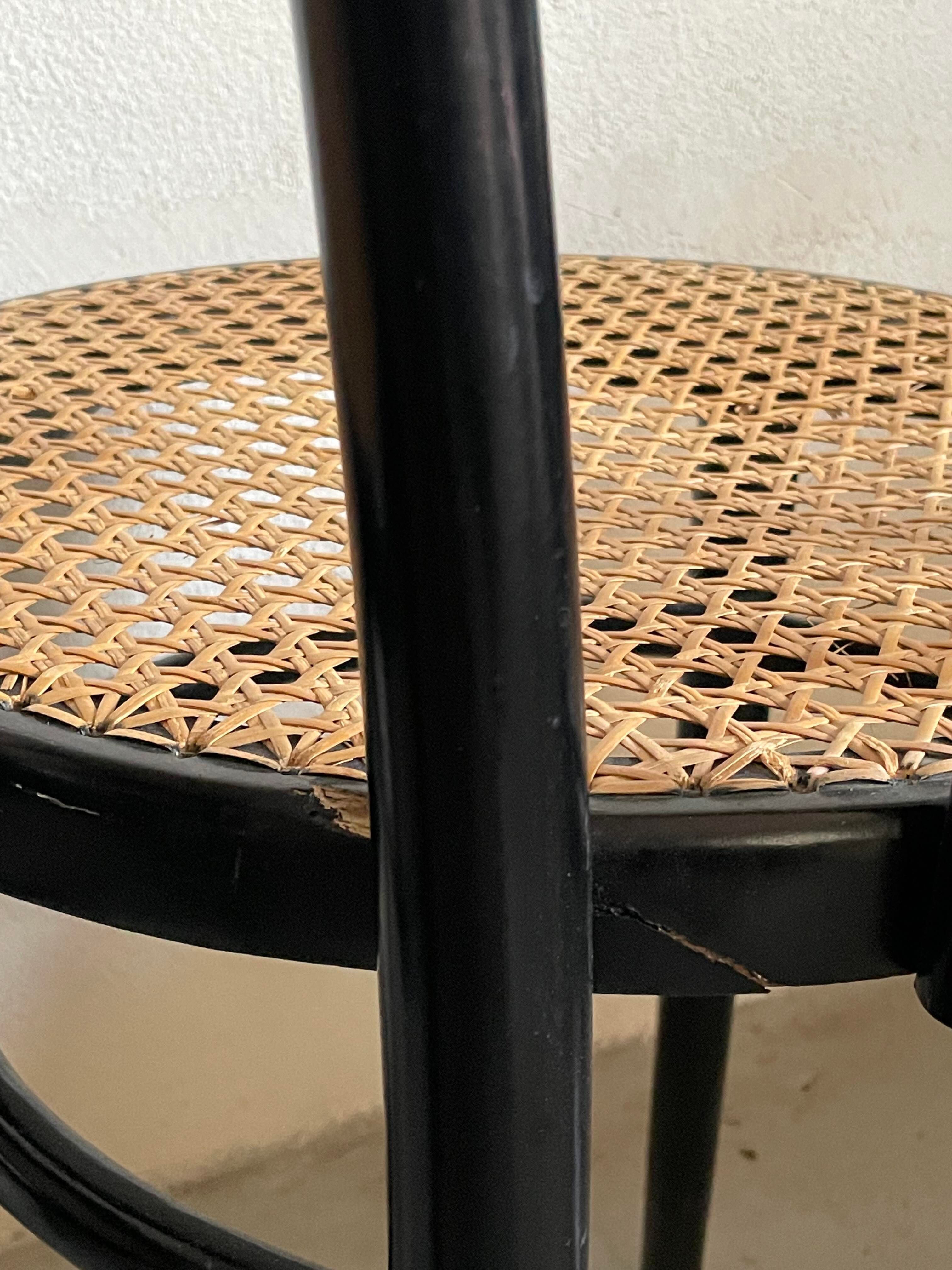 Thonet chairs n°18