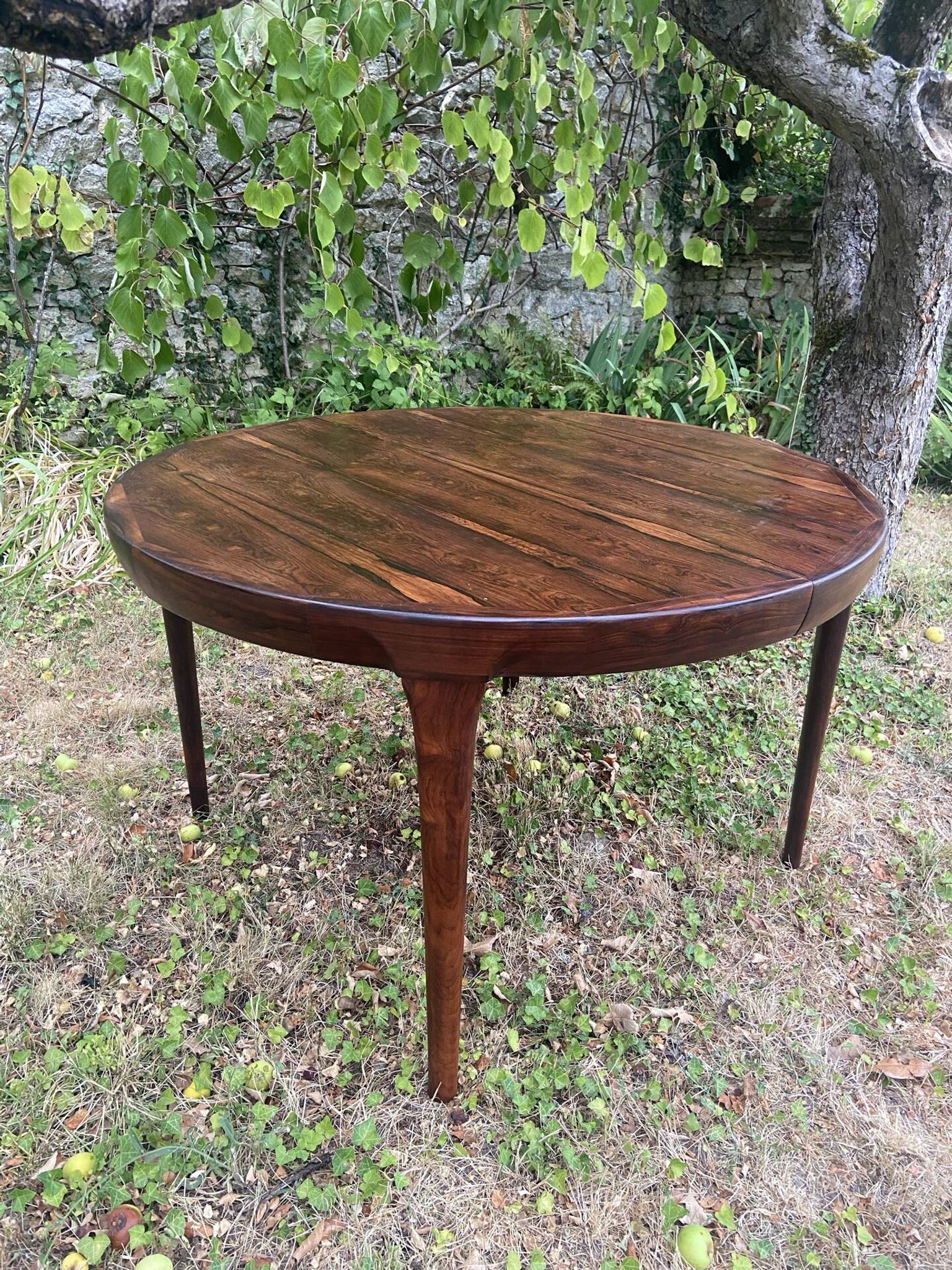 Scandinavian dining table in Rio rosewood.