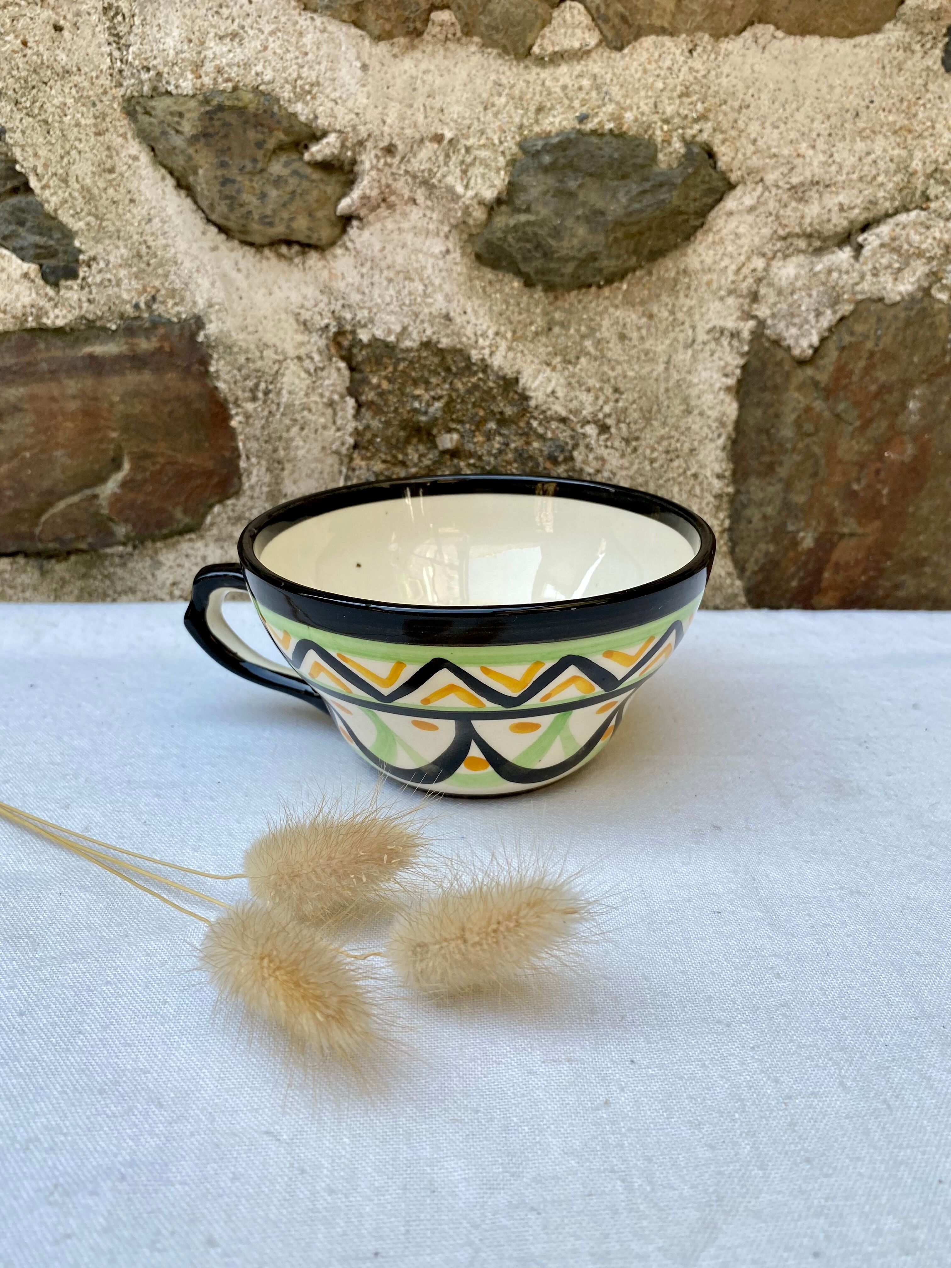 Breton bowl earthenware Saint-Jean-de-Bretagne Hand decoration
