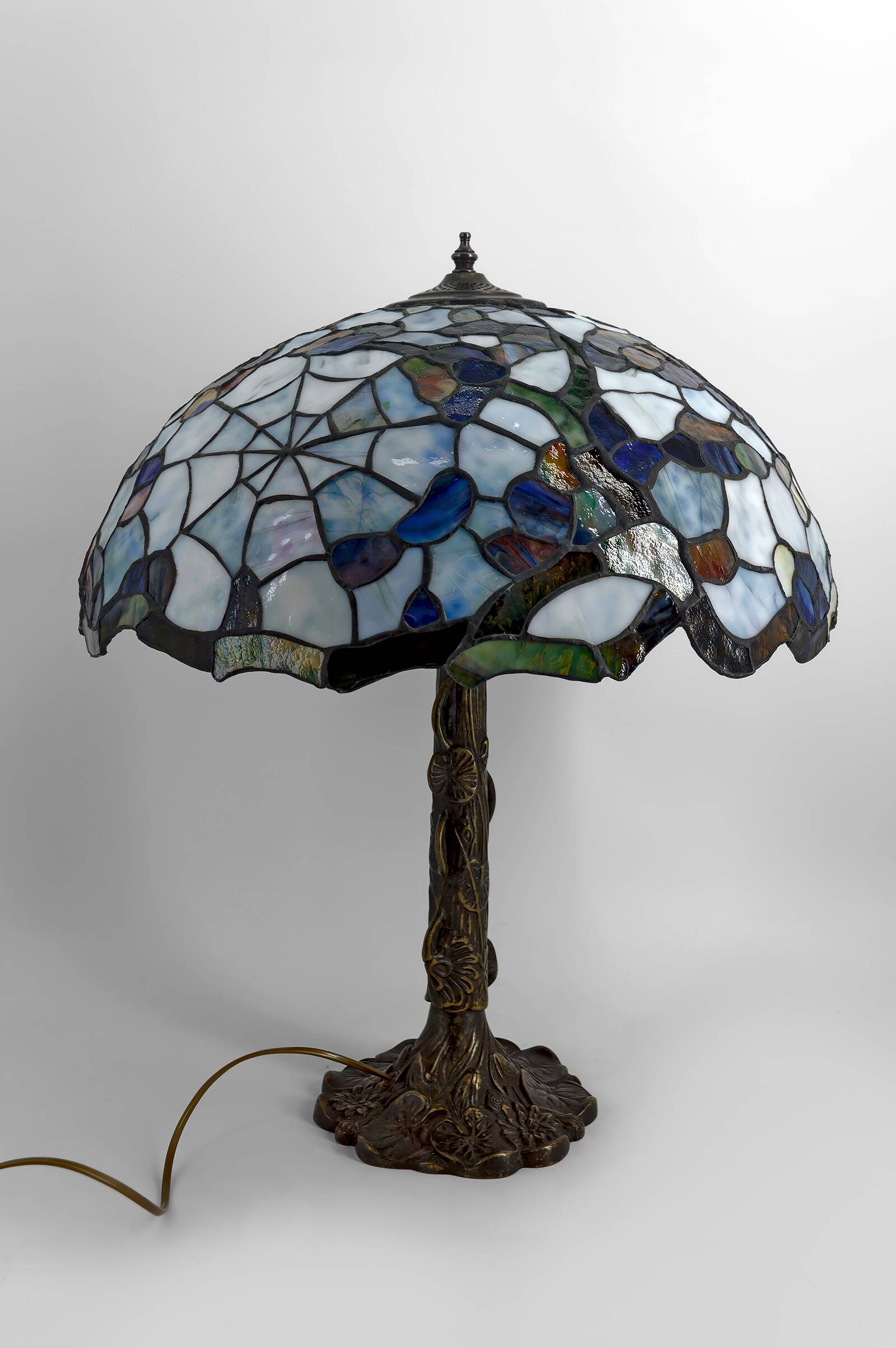 Important Art Nouveau table lamp – Tiffany style, circa 1980