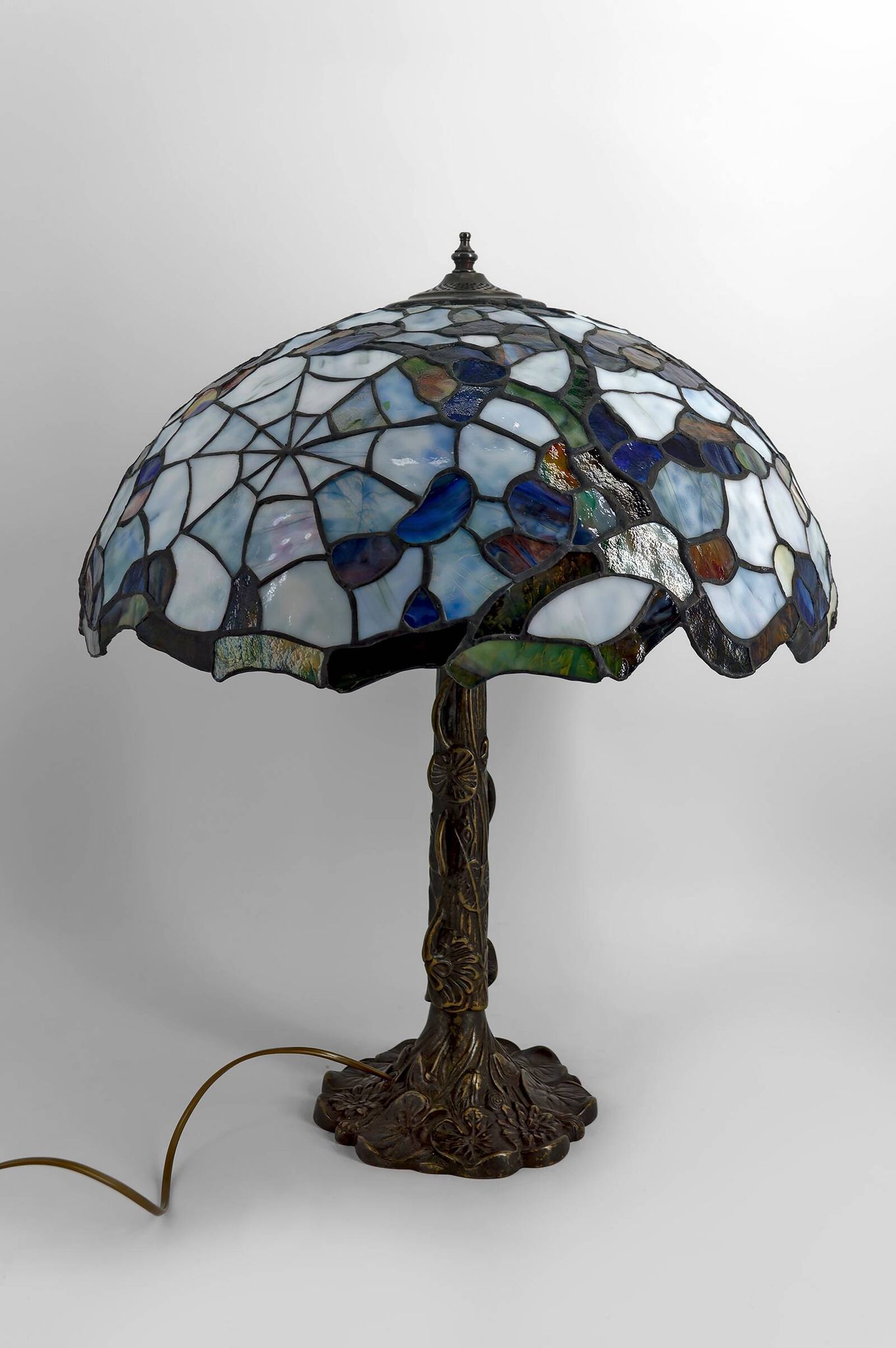 Important Art Nouveau table lamp – Tiffany style, circa 1980