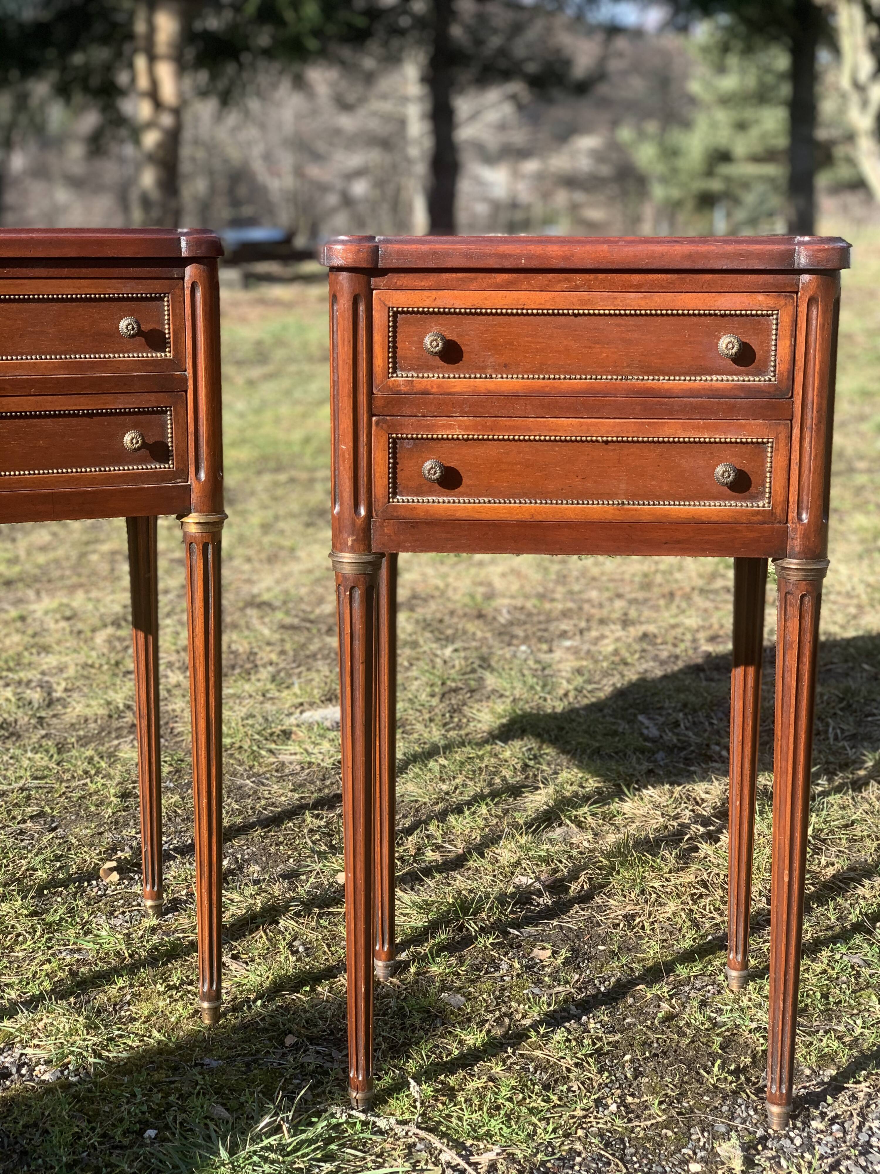 Pair of mahogany bedsides