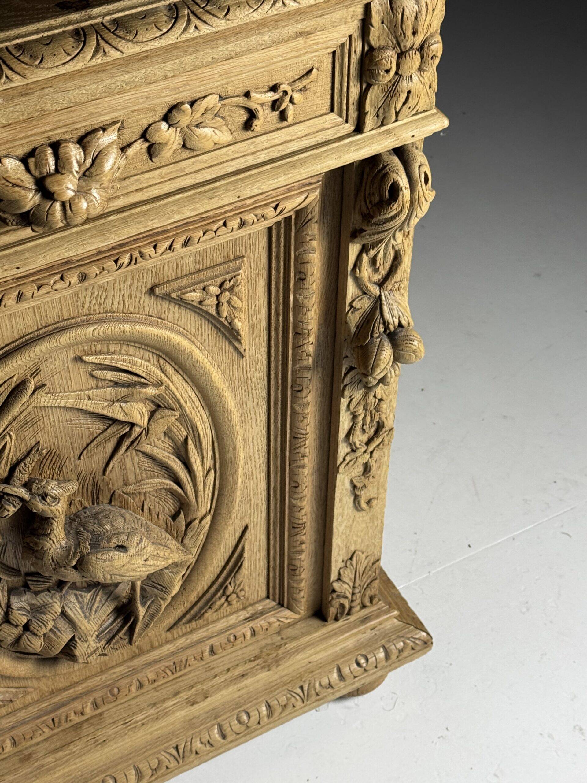 Buffet sculpté belge, 19e siècle
