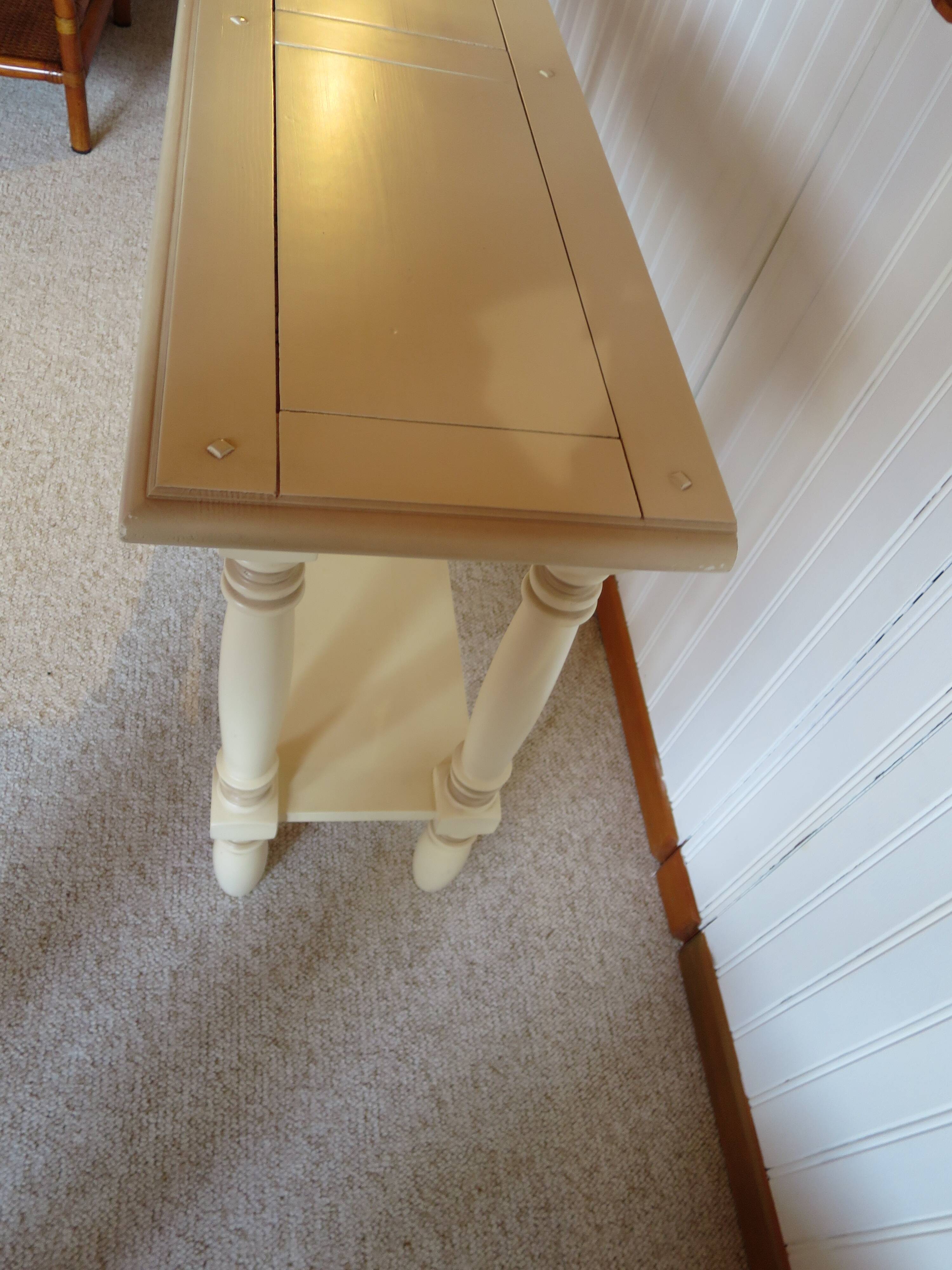 Elegant and classic console – cream color – 1 drawer