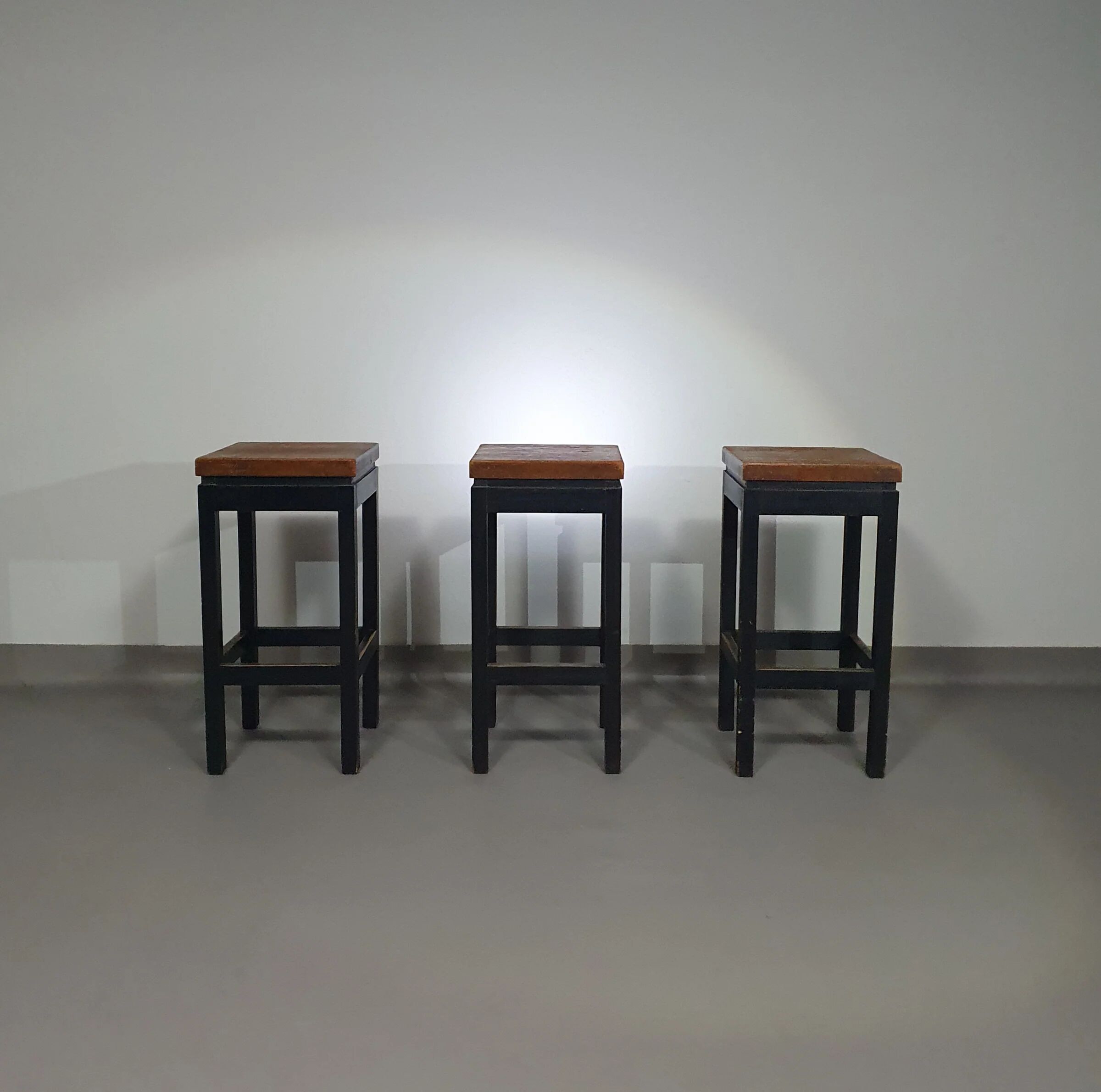 3 x tabourets de construction en chêne années 1960