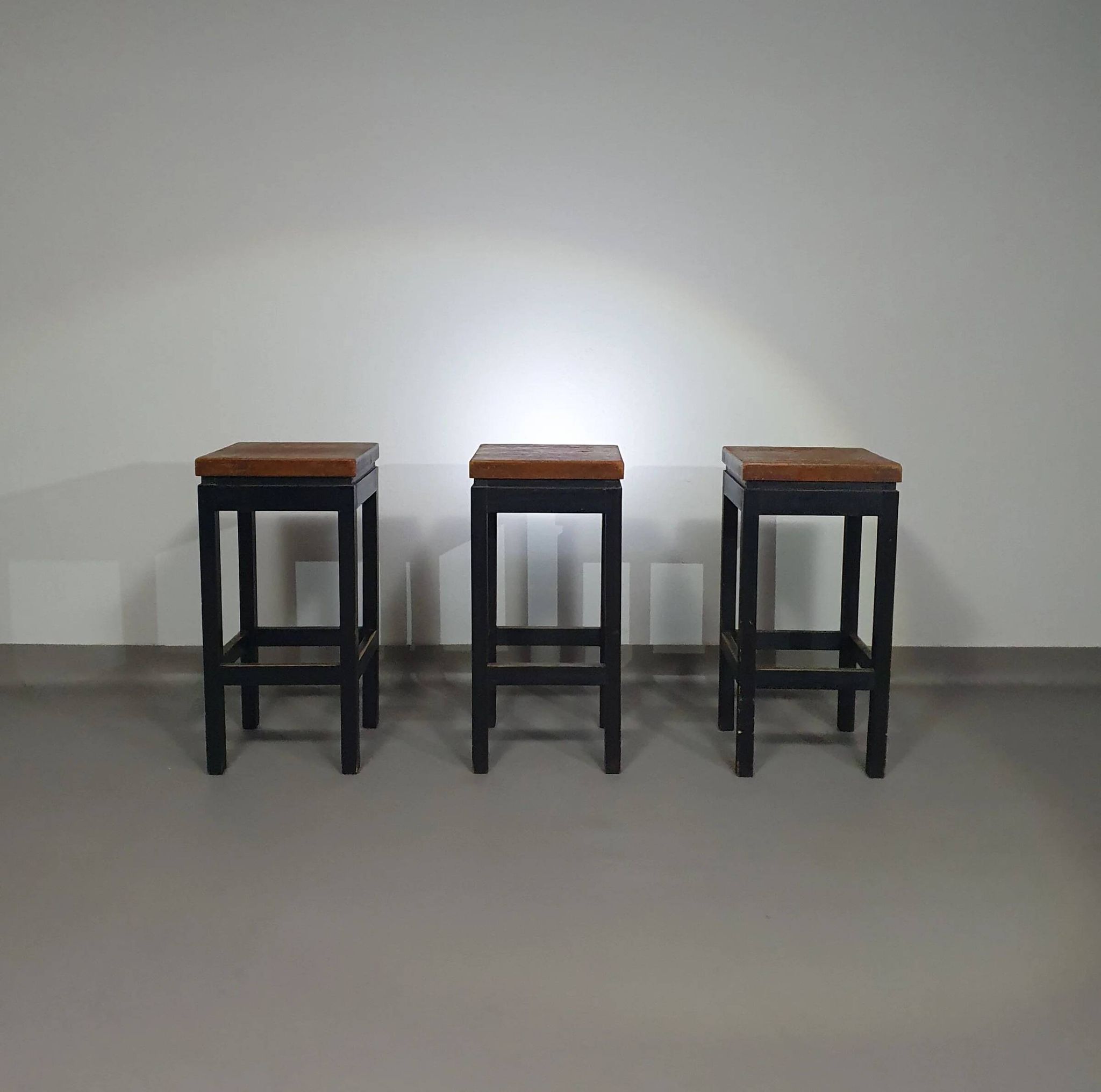 3 x tabourets de construction en chêne années 1960