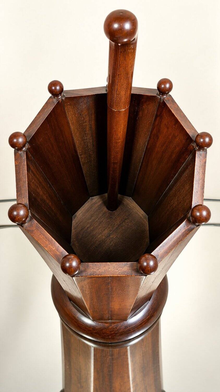 Porte-parapluies en bois massif sculpté, art deco