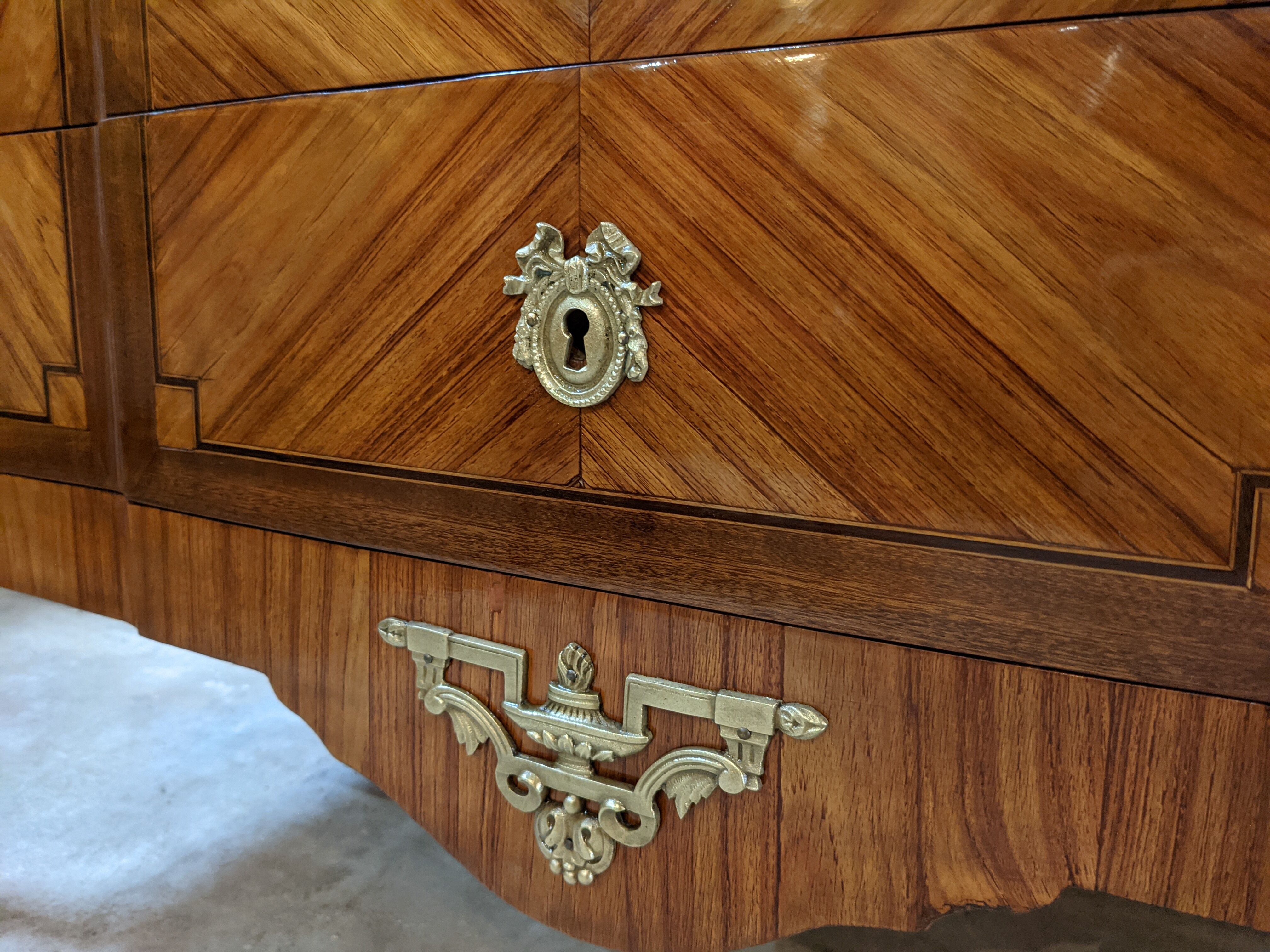 Commode transition XlXeme restaurée
