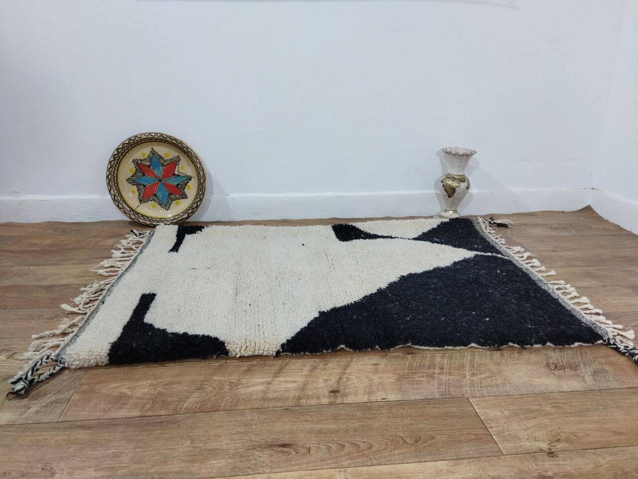 Handmade moroccan berber rug 140 x 90 cm