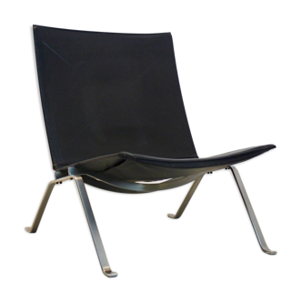 PK22 chair in black leather Poul Kjærholm for Fritz Hansen