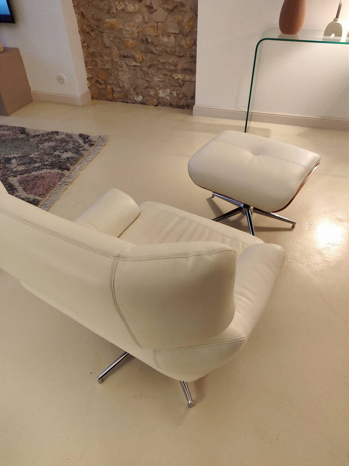 Lounge chair and ottoman