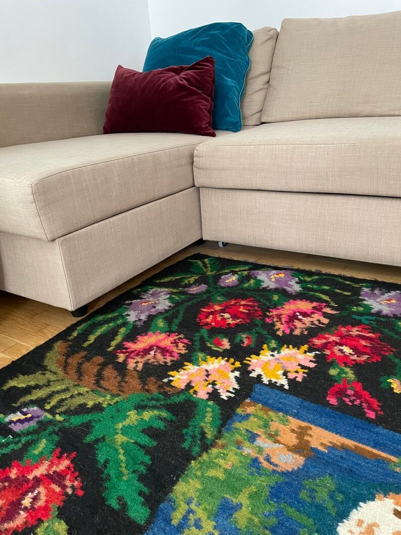 Large bohemian handwoven rug with amazing scenery and floral design, made in Romania 315x195cm