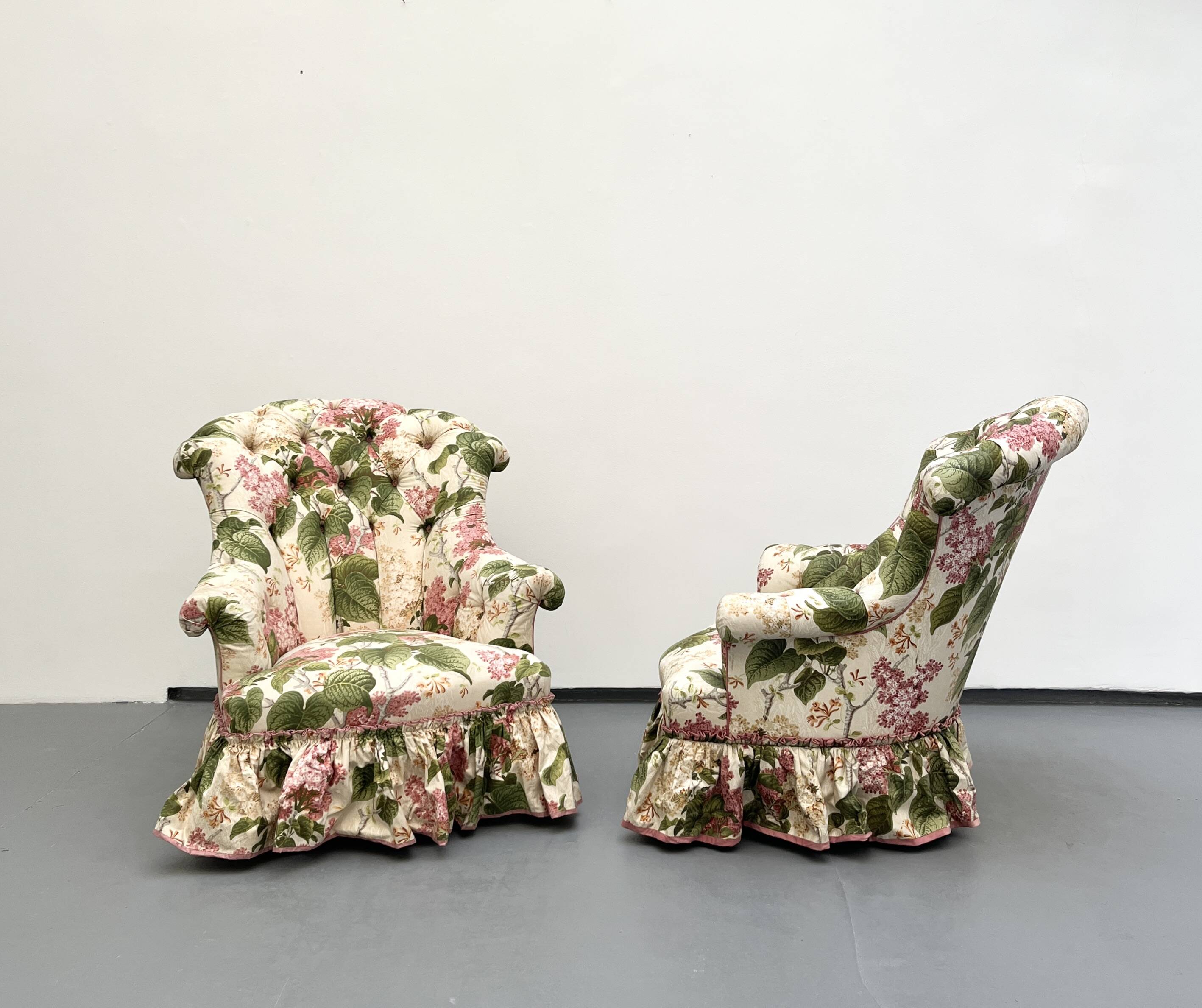 Pair of English armchairs with floral fabric