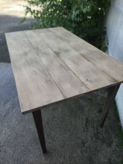 Farm table