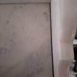 Ancien meuble de salle de bain avec marbre