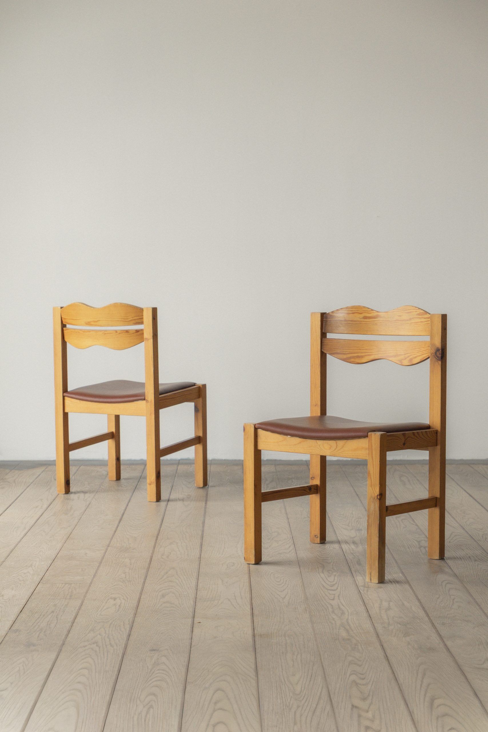 Dining chair (set of four)