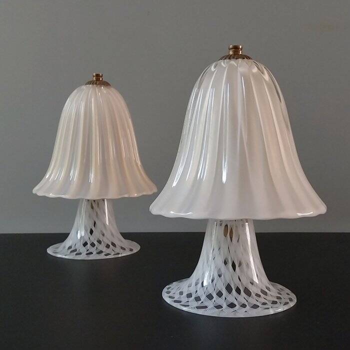 Set of 2 filigree Murano glass lamps
