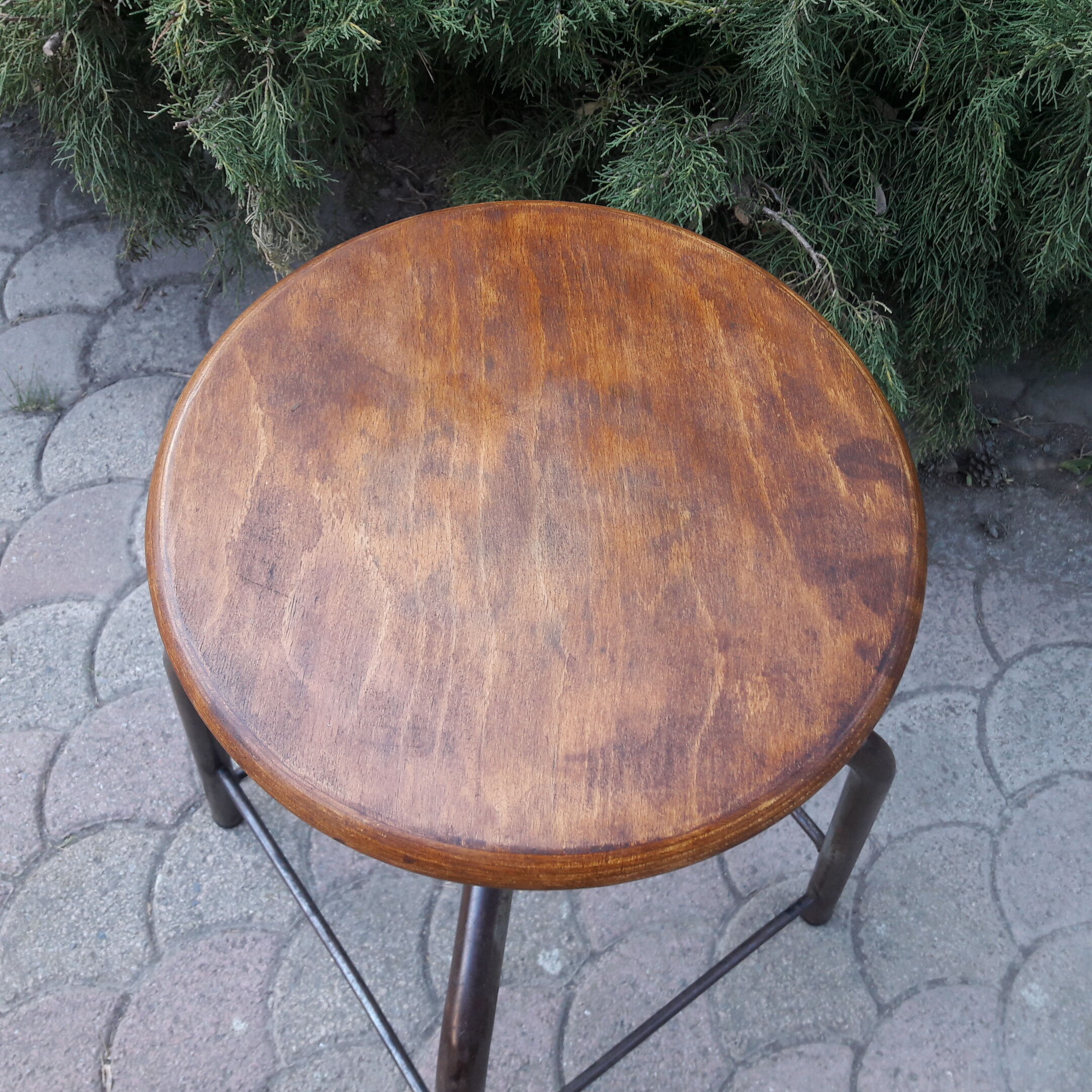 Tabouret à vis