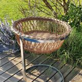 Rattan basket on foot