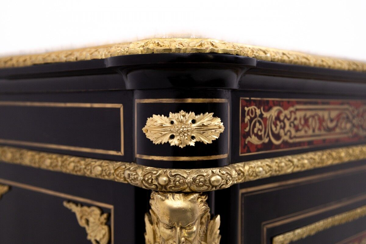 Antique Boulle chest of drawers from the mid-19th century, France.