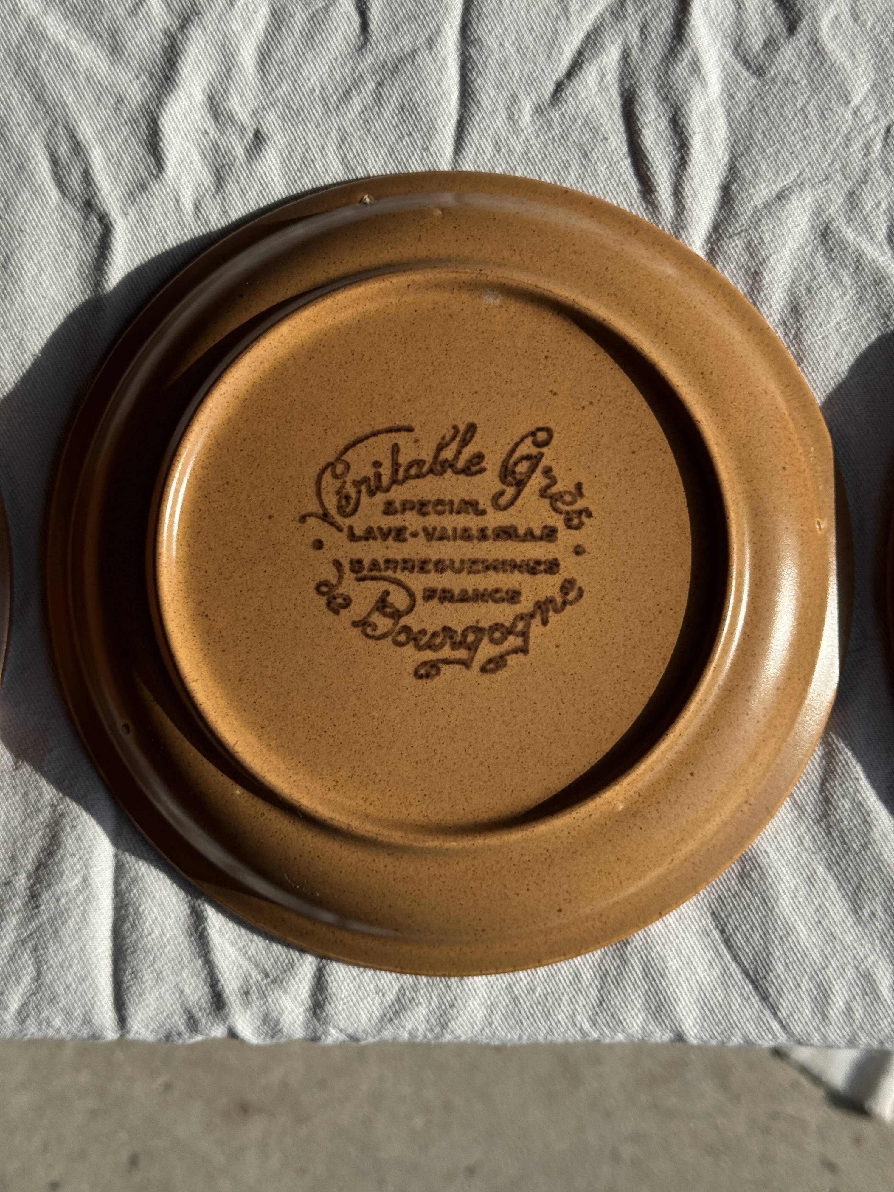 Set of 11 small dessert plates in brown-striped stoneware from Sarreguemines.