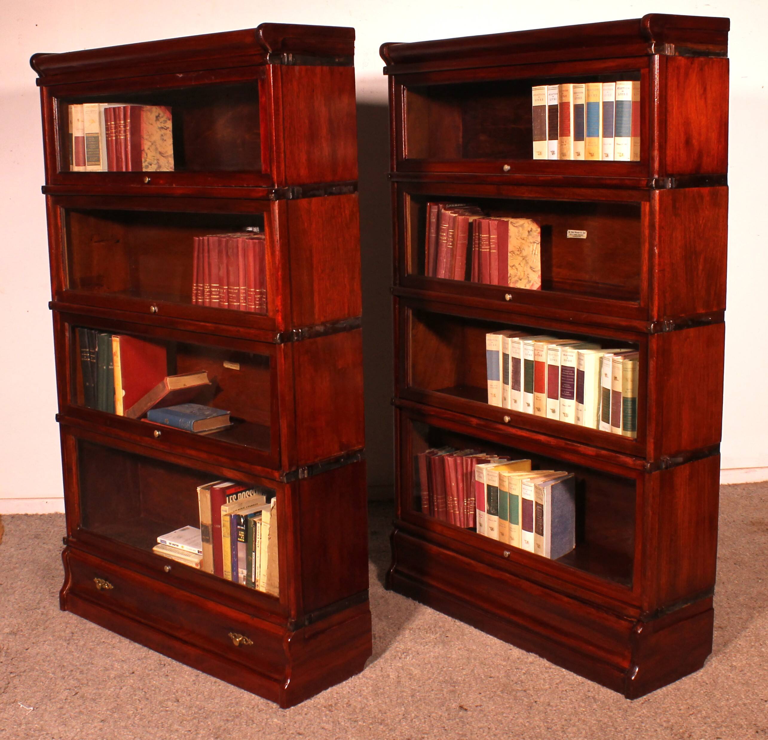 Pair of Globe Wernicke mahogany bookcases circa 1900