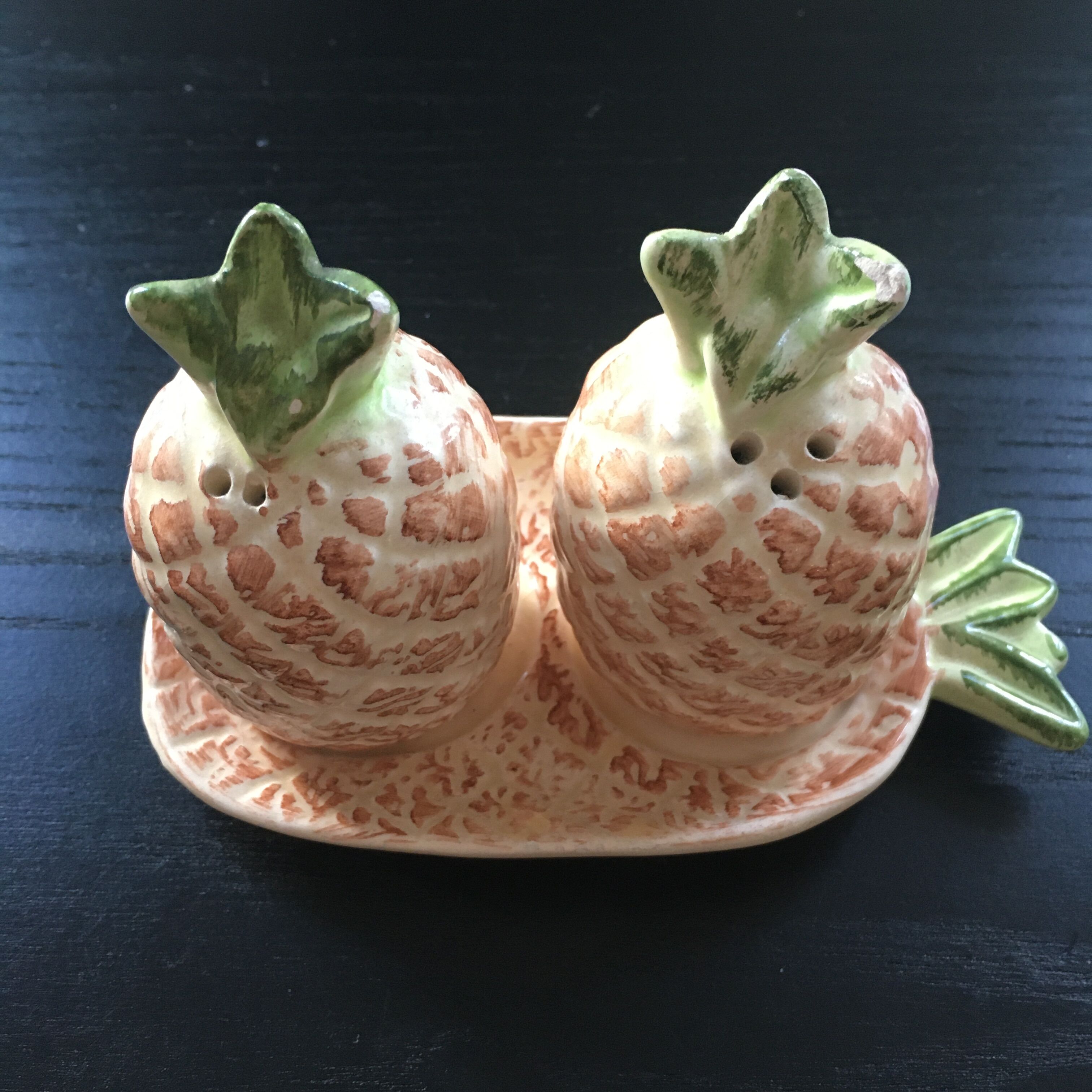 Pineapple salt and pepper set