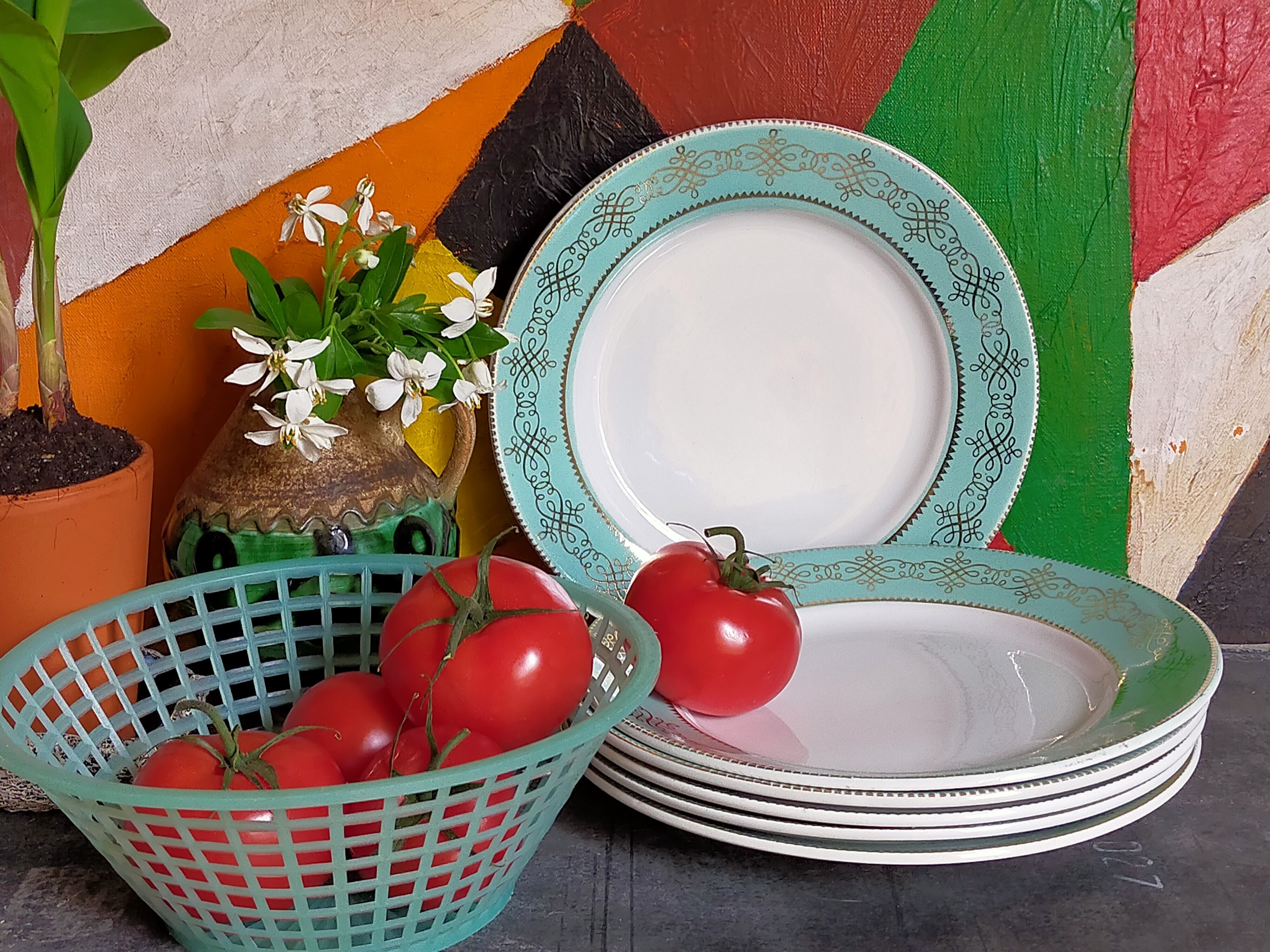 Six plates of vintage Badonviller earthenware with gold frieze