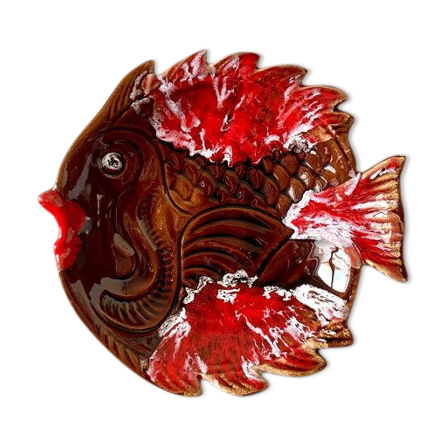 Enamelled ceramic fish cup