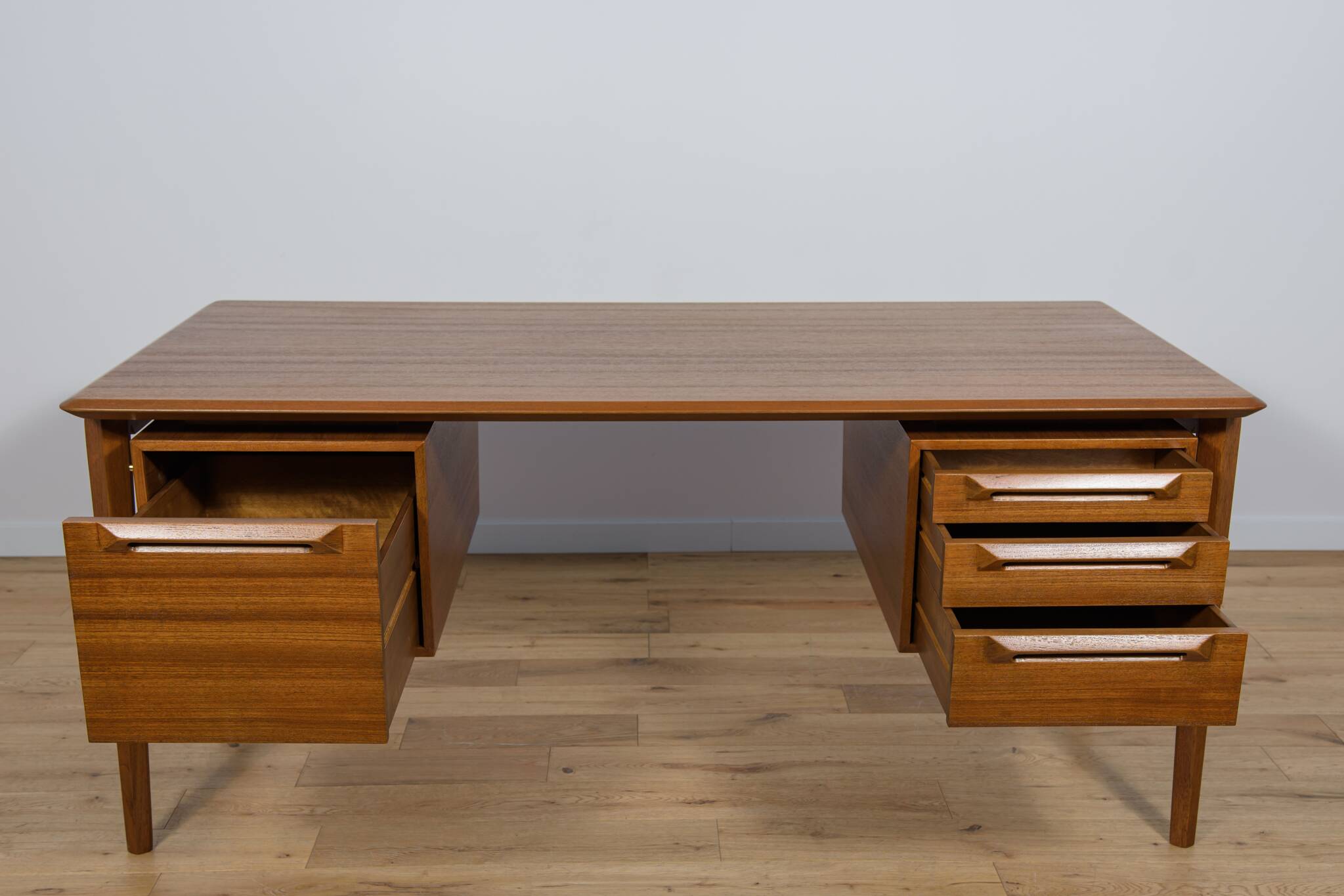 Mid-Century Teak Desk by I.B Kofod-Larsen for Seffle Möbelfabrik, Sweden, 1950s