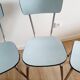 Table et 4 chaises en formica bleu