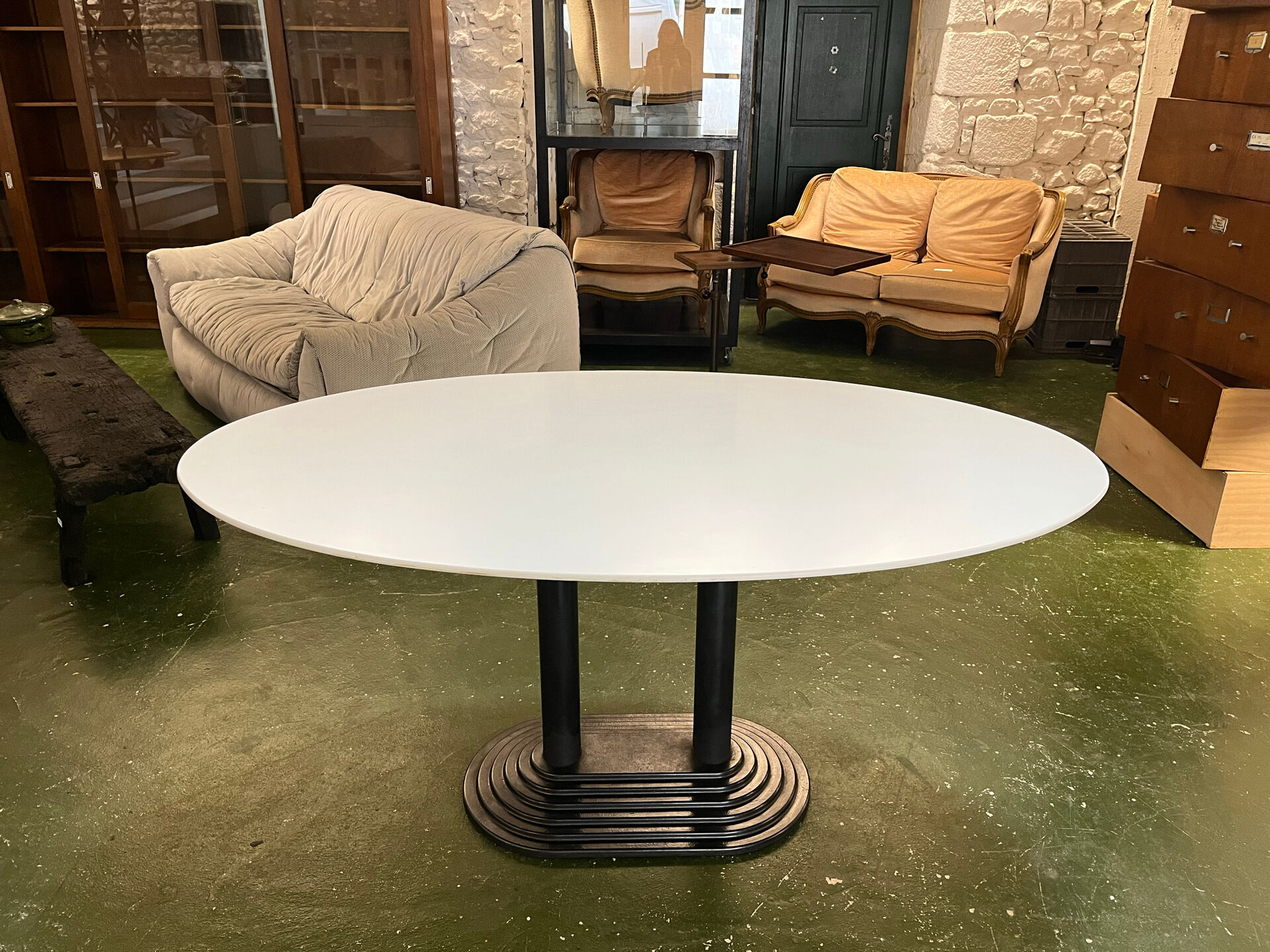 Oval dining table