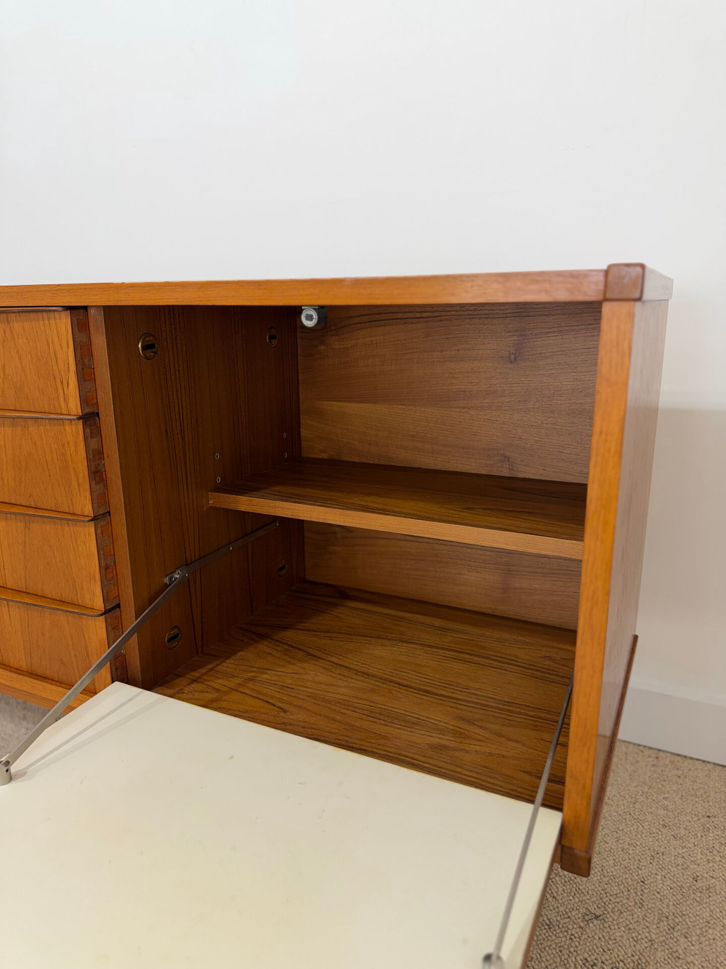 Large ARNO sideboard in oak – 1960s/70s