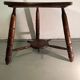 Table basse moderniste en bois tourné, années 1950