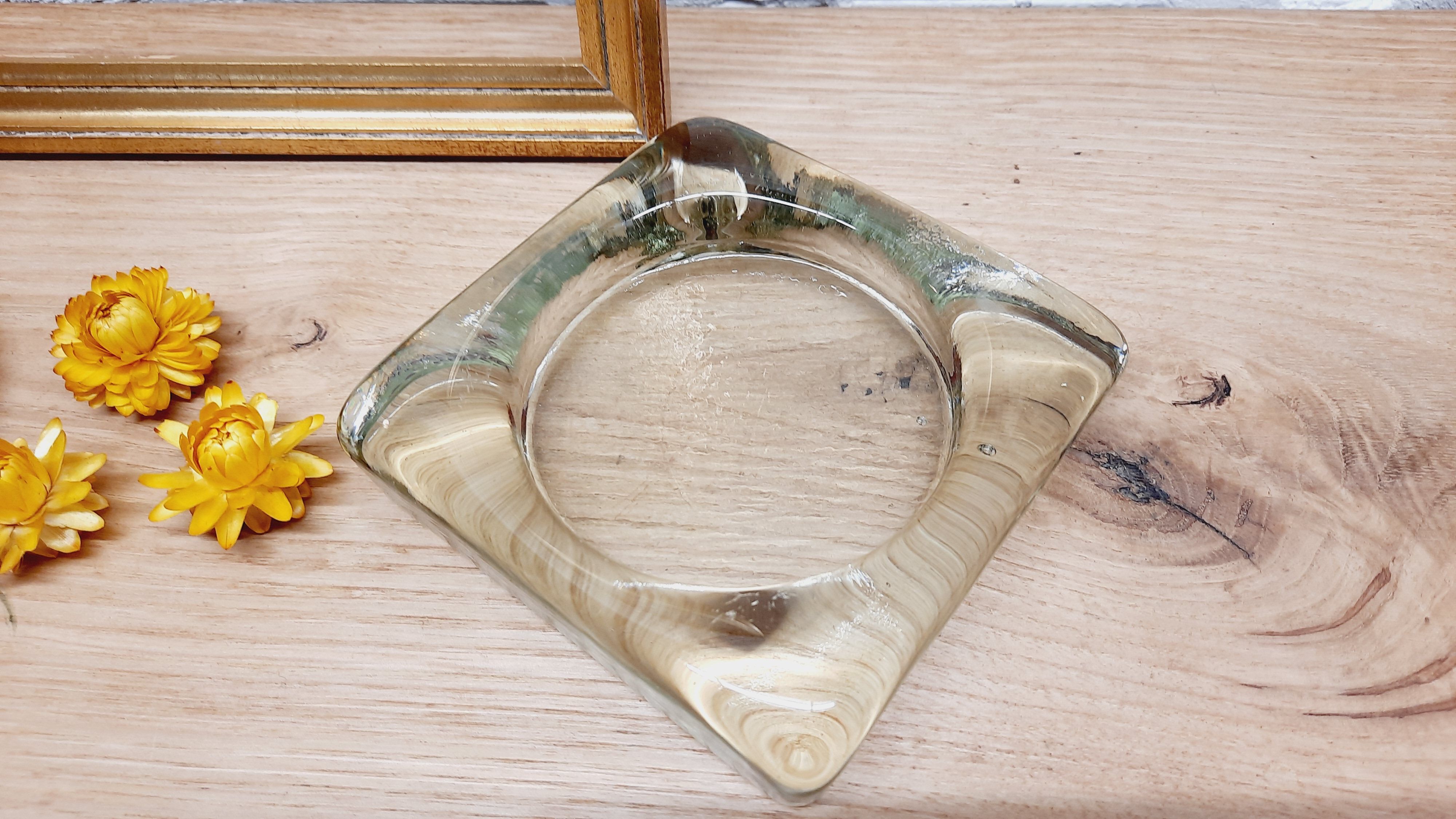 Thick glass bottle bottom