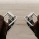 2 chauffeuses vintage Falcon en cuir par Sigurd Ressell