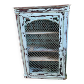 Wall shelves