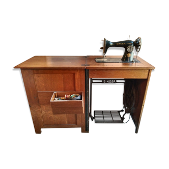 Singer sewing machine 1930s and its art deco furniture