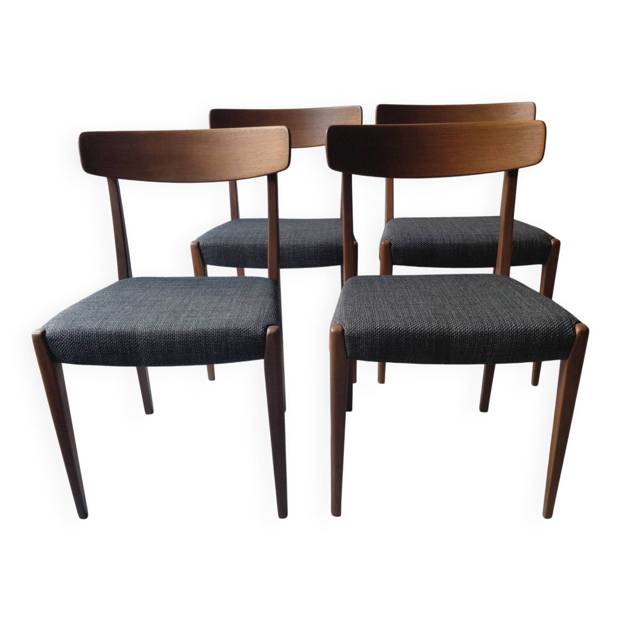 chaises scandinaves vintage suédoises TRIBO – P. Karaborgs Möbelindust