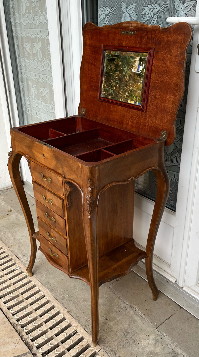 Dressing table in wood marquetry