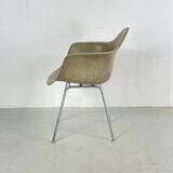 Chaise en fibre de verre DAX de Eames Herman Miller en vert écume de mer