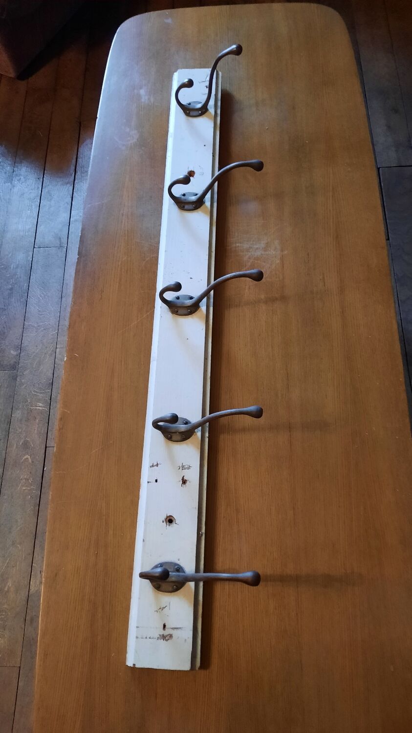 Wall coat rack with 5 hooks