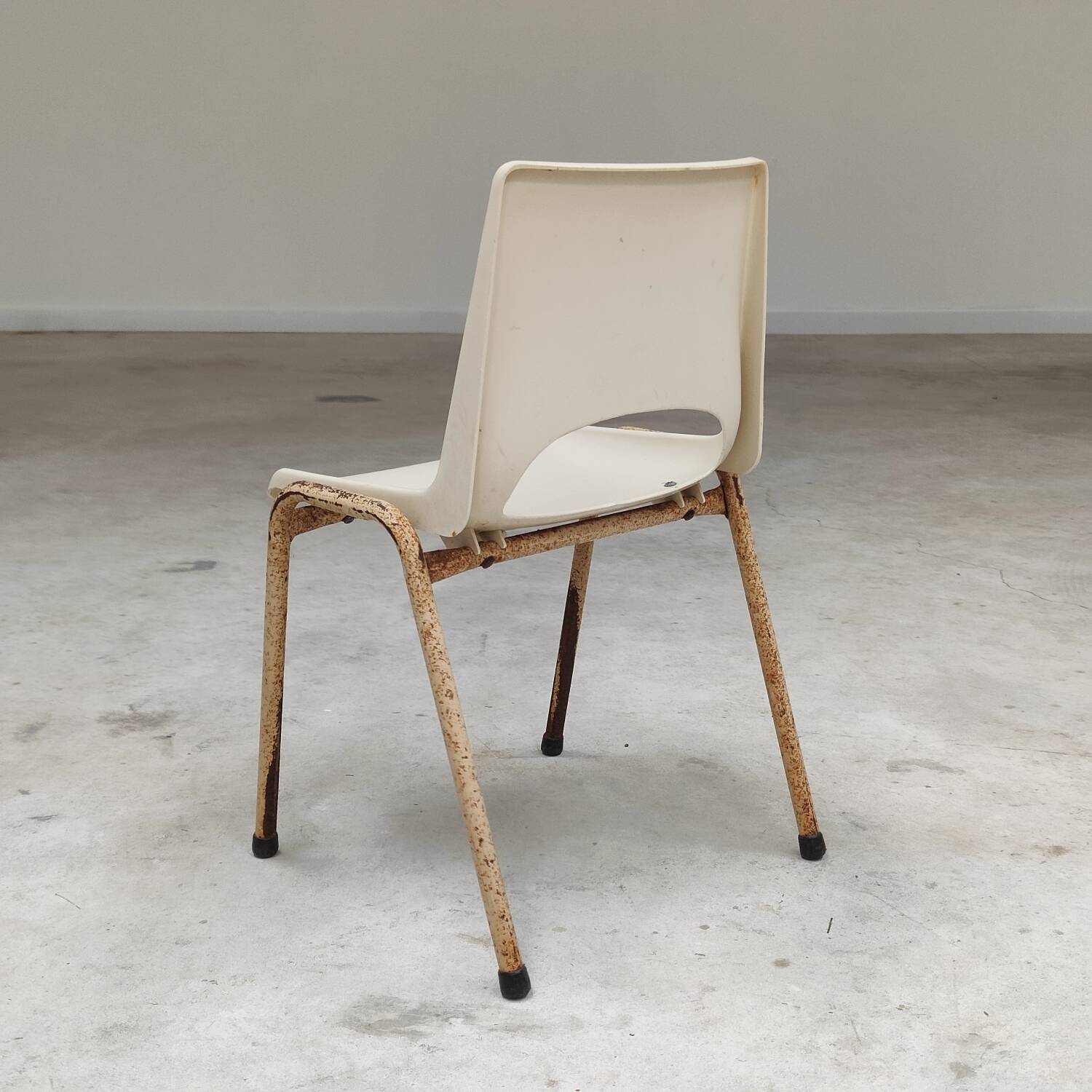 White molded plastic children's chair 1980