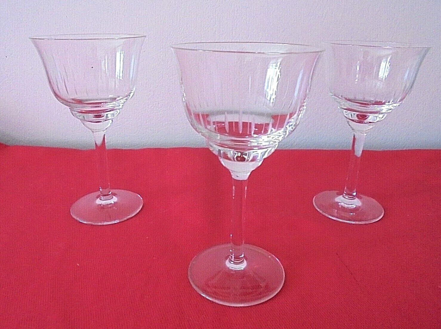 Lot 3 glasses on foot Aperitif crystal chiseled H. 14 cm Diameter edge sup. 7.7 cm