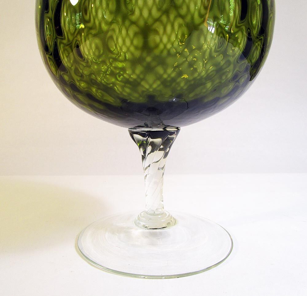 Vase sur pied